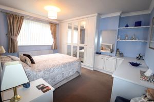 BEDROOM- click for photo gallery